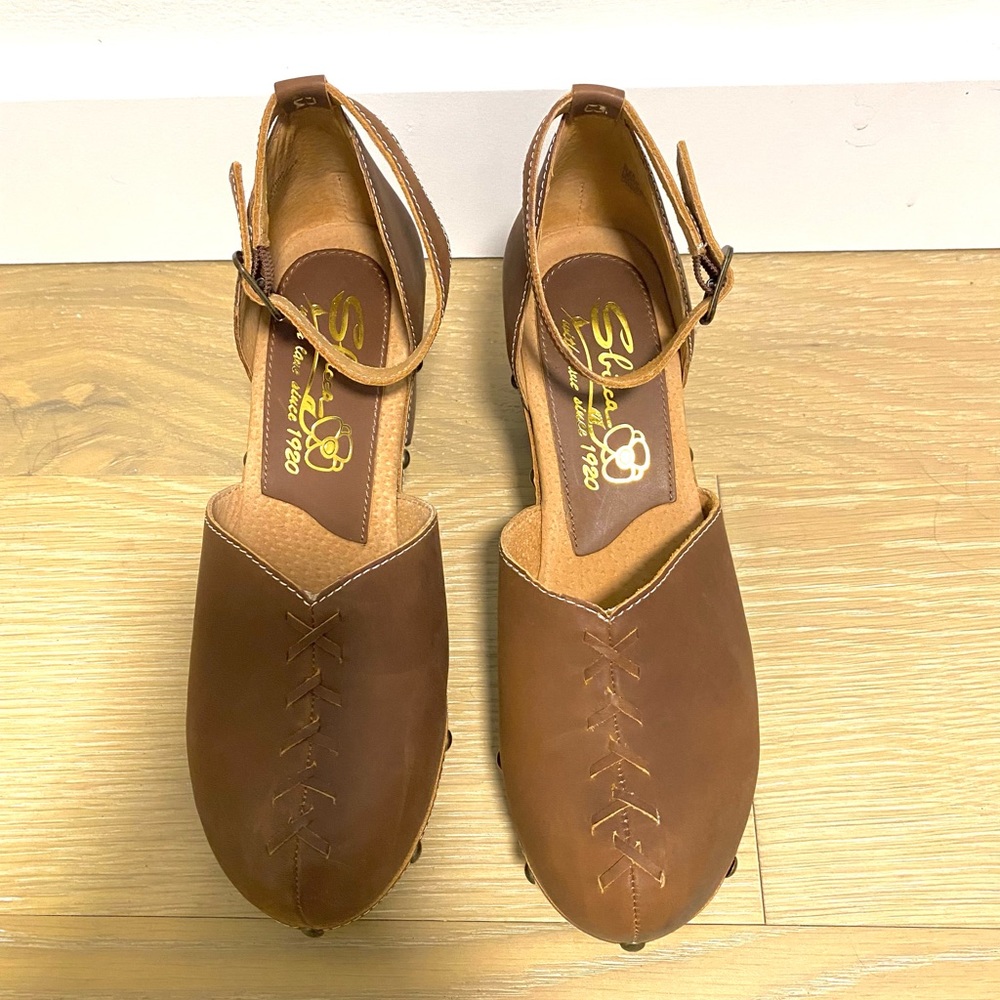 Sbicca Clog heels with ankle strap